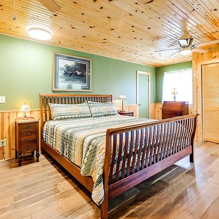Trinity Oaks Escape With Hot Tub And Fire Pit Villa Clayton Eksteriør bilde