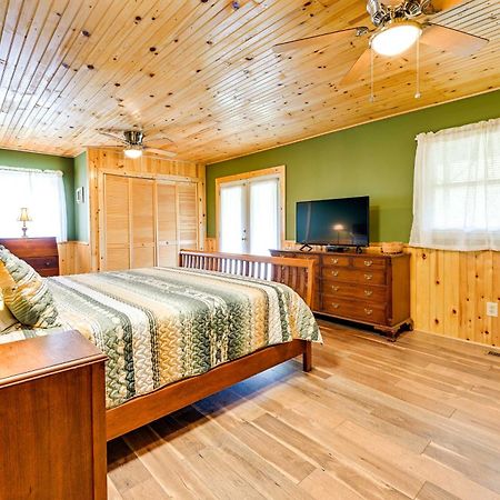 Trinity Oaks Escape With Hot Tub And Fire Pit Villa Clayton Eksteriør bilde