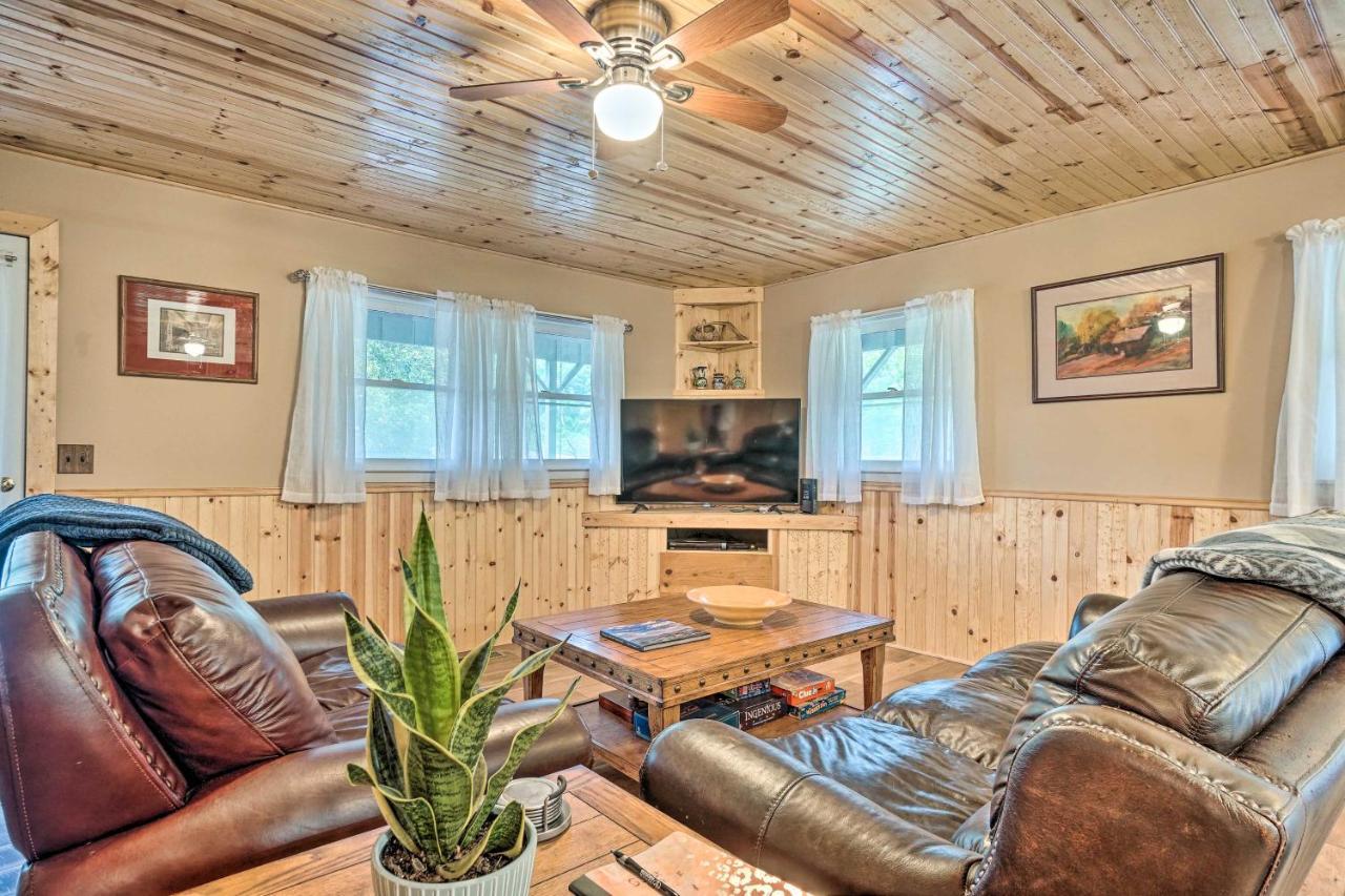 Trinity Oaks Escape With Hot Tub And Fire Pit Villa Clayton Eksteriør bilde