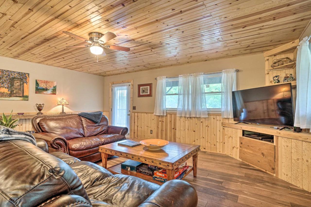 Trinity Oaks Escape With Hot Tub And Fire Pit Villa Clayton Eksteriør bilde