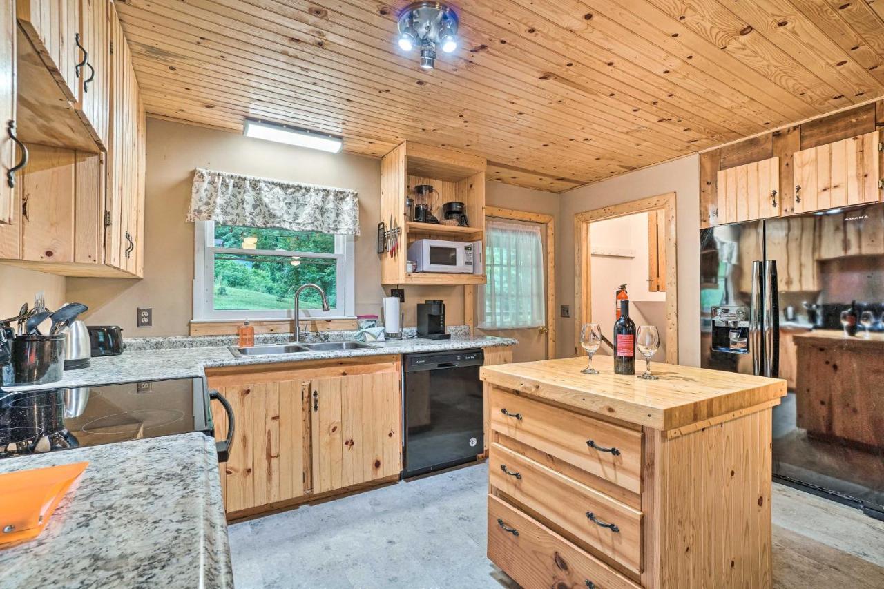Trinity Oaks Escape With Hot Tub And Fire Pit Villa Clayton Eksteriør bilde