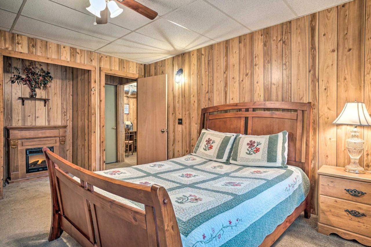 Trinity Oaks Escape With Hot Tub And Fire Pit Villa Clayton Eksteriør bilde