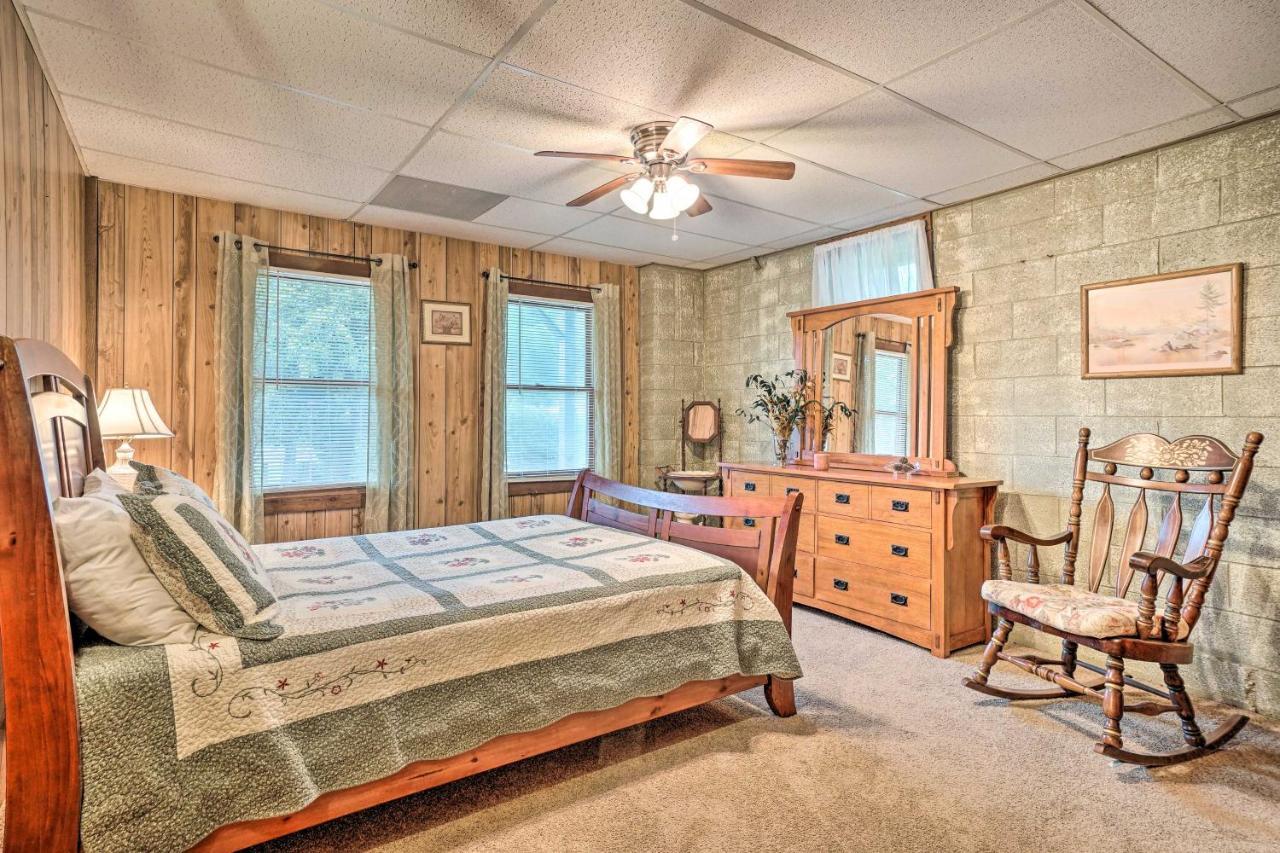 Trinity Oaks Escape With Hot Tub And Fire Pit Villa Clayton Eksteriør bilde