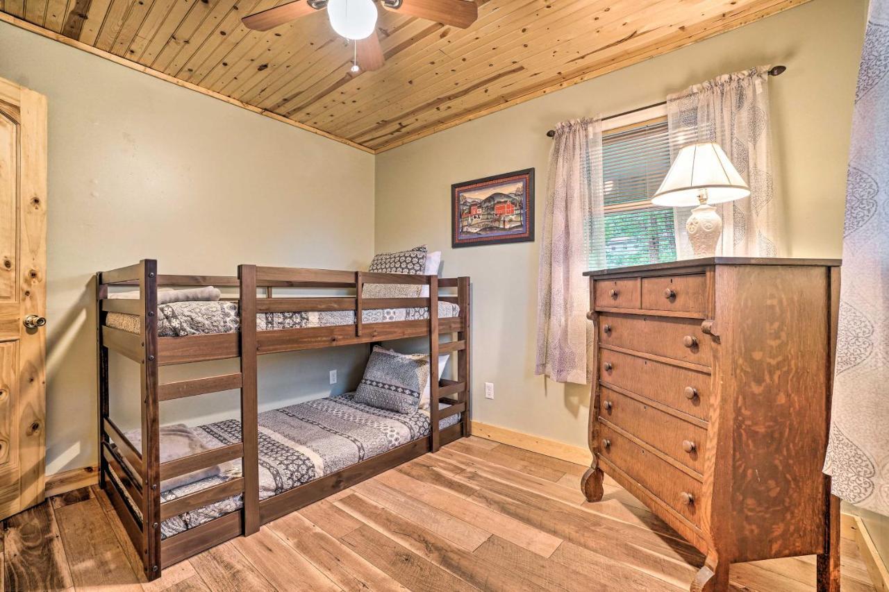 Trinity Oaks Escape With Hot Tub And Fire Pit Villa Clayton Eksteriør bilde