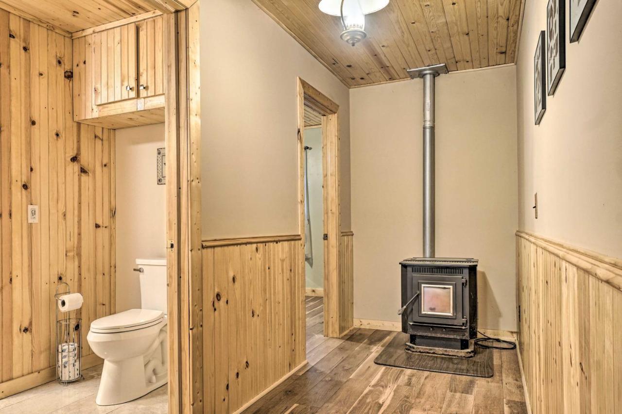 Trinity Oaks Escape With Hot Tub And Fire Pit Villa Clayton Eksteriør bilde