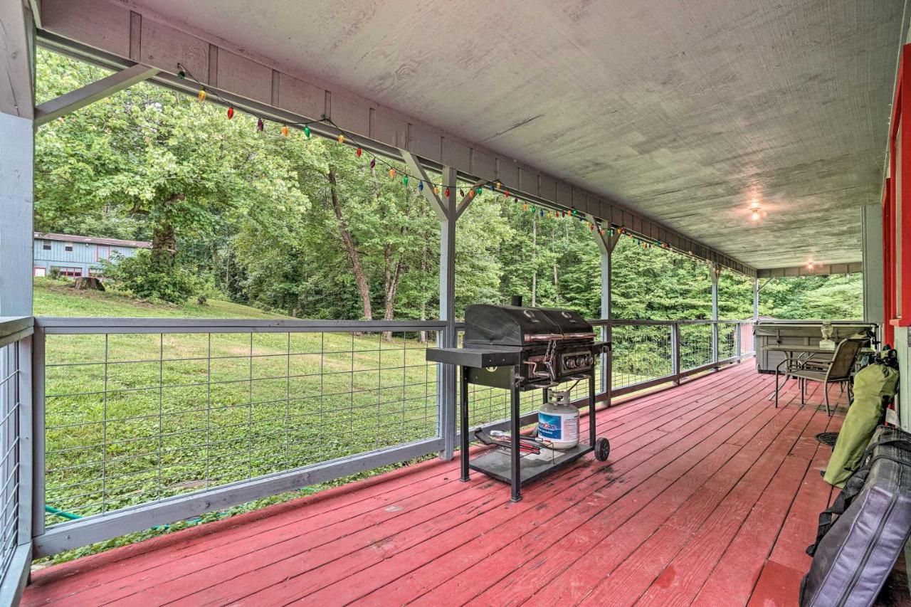 Trinity Oaks Escape With Hot Tub And Fire Pit Villa Clayton Eksteriør bilde