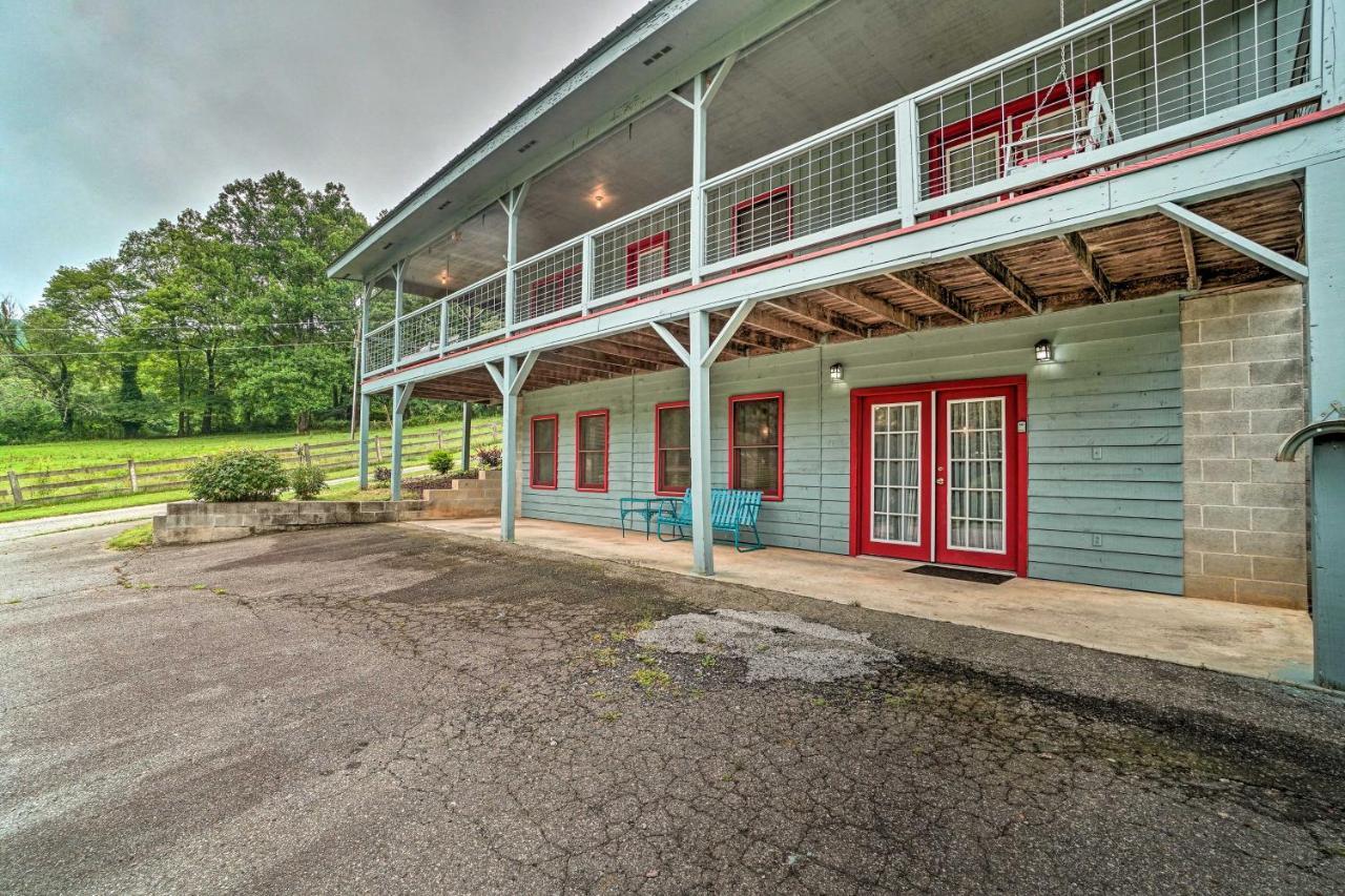 Trinity Oaks Escape With Hot Tub And Fire Pit Villa Clayton Eksteriør bilde